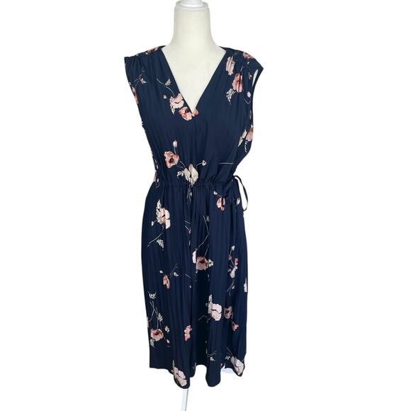Vince Tossed Poppy V-Neck Pleated Midi Dress Size Large Effortlessly Chic Modern - Picture 1 of 16